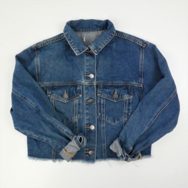 90er Jeansjacke cropped mit ausgefranstem Bund in klassischen Denim blau