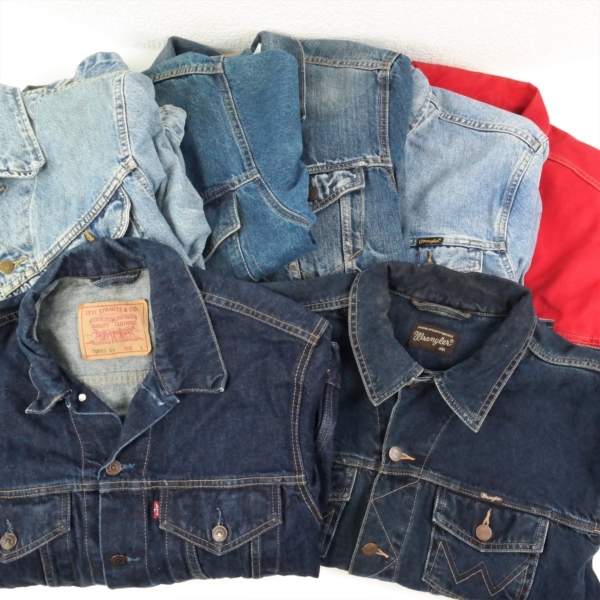 80er original Jeansjacken, von diversen Marken in blau und rot
