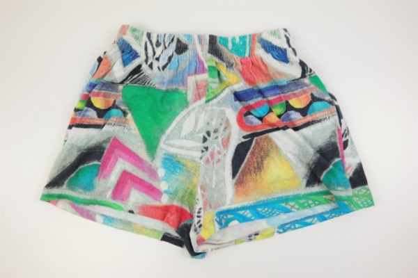 vintage shorts, crazy print and funky style