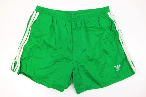 kurze Markensporthose Adidas in grün