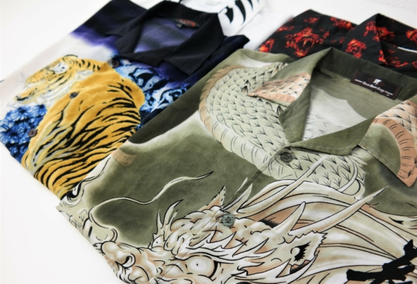 Frühe 2000er Fashion Hemden mit stylischen Prints